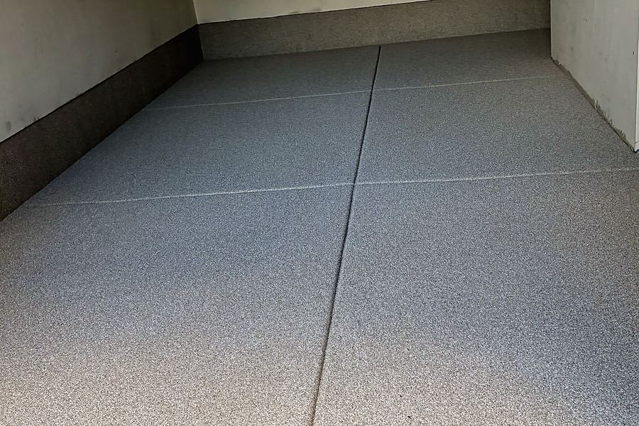 The same garage with the finished flake floor